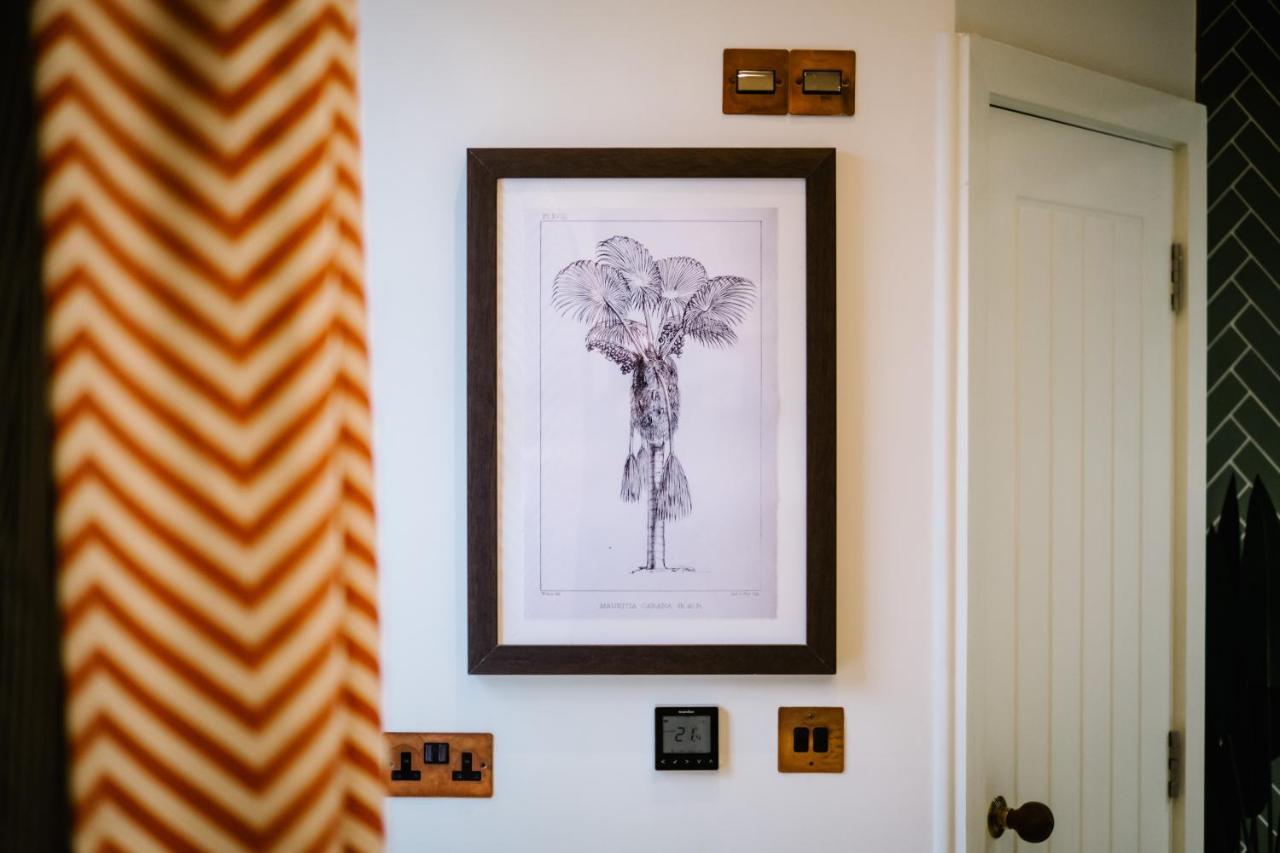 The White House Hotel Bowness-on-Windermere Exterior photo A framed print of an elephant