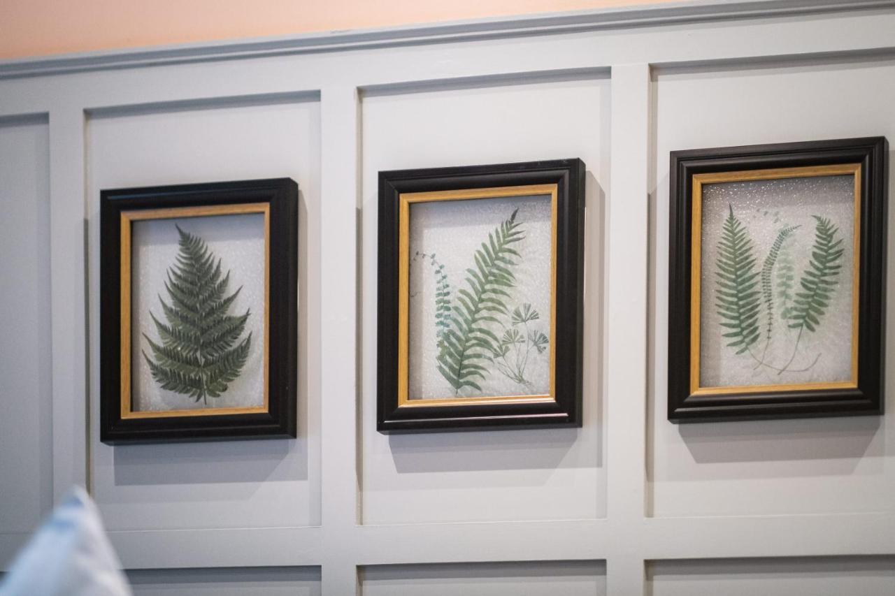 The White House Hotel Bowness-on-Windermere Exterior photo Framed fern prints