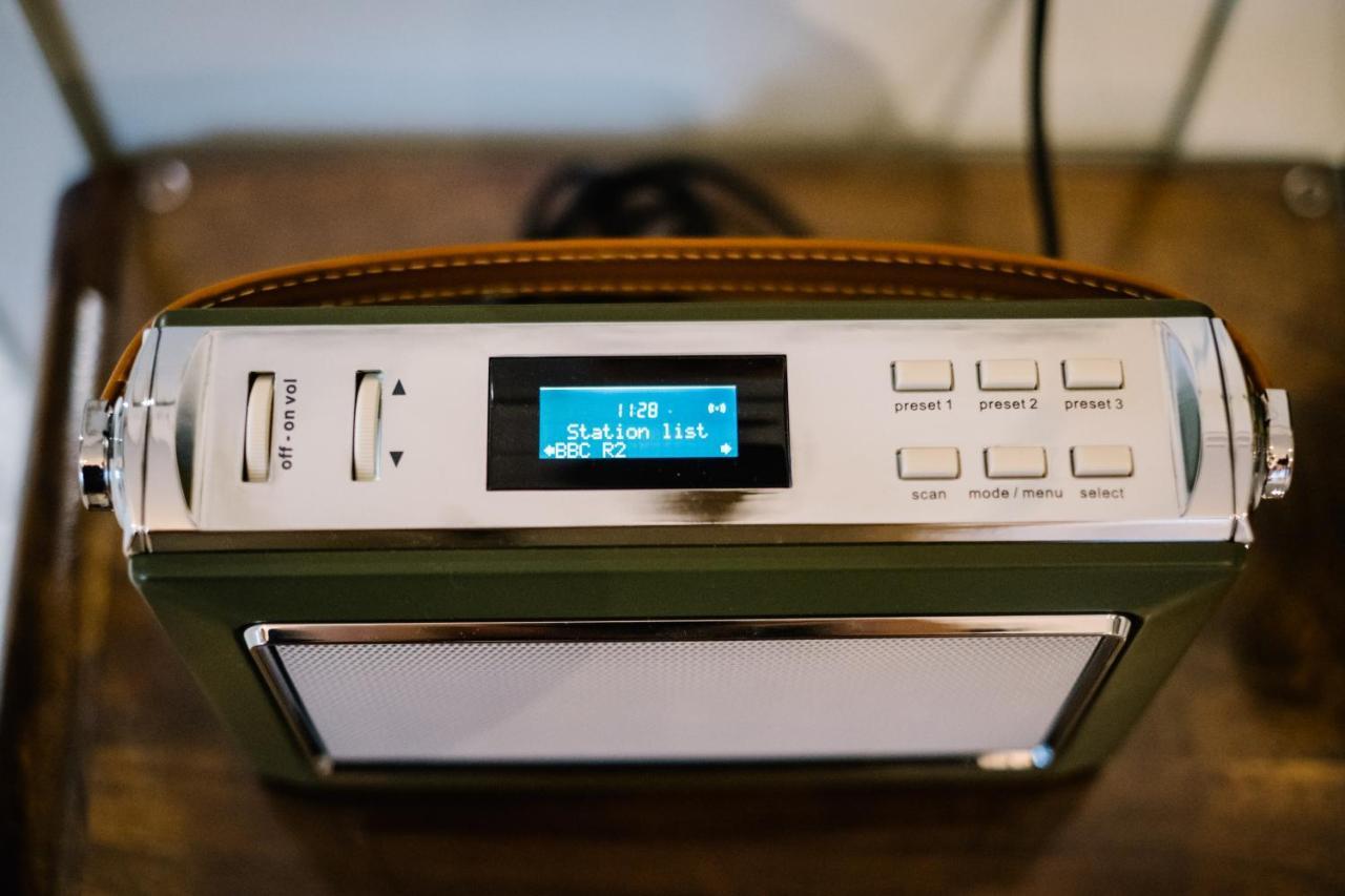 The White House Hotel Bowness-on-Windermere Exterior photo The 2018 model of the radio